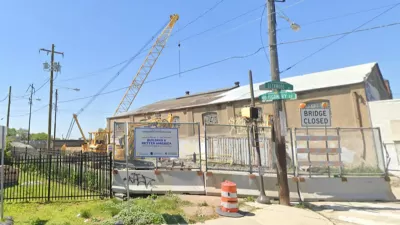 Google street view of Montgomery Avenue Bridge, Philadelphia under construction.