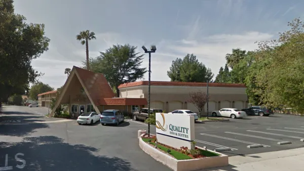 Google street view of a Quality Inn with a-frame entrance in Thousand Oaks, California.
