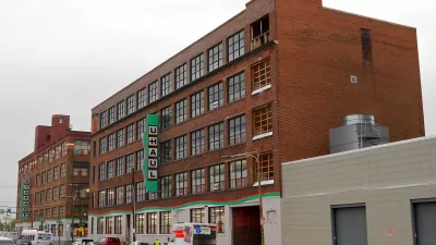 Building in Washington Avenue Historic District