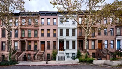 ROw of historic New York City brownstone homes