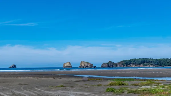 View of Washington State beach with grey rocks