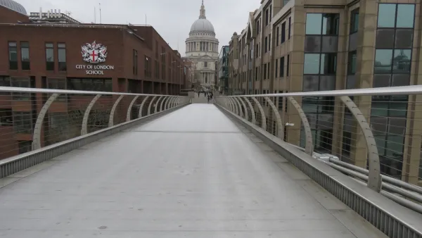 Millennium Bridge 