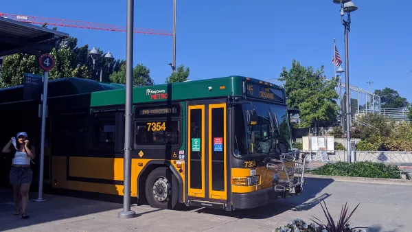 Green and yellow King County Metro bus.