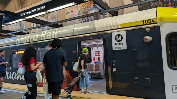 People entering Los Angeles Emtro subway train.