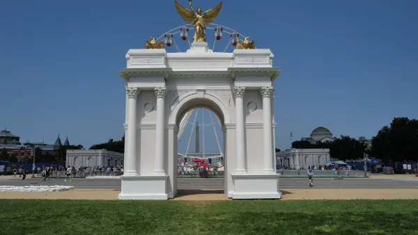 Scaled-down replica of Pres. Trump's proposed arch on the National Mall.