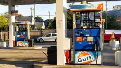 Gas