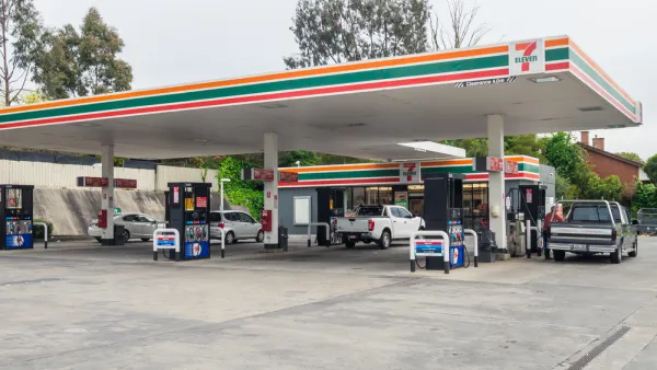 Gas Station 7-Eleven