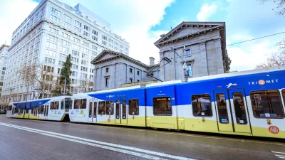 MAX line in front of Pioneer Courthouse